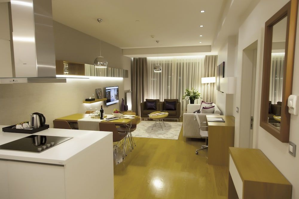 The Leos Residence Deluxe Apartment, 1 Bedroom, Kitchen, City View 6