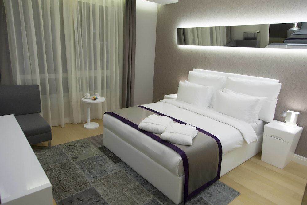 The Leos Residence Deluxe Apartment, 1 Bedroom, Kitchen, City View