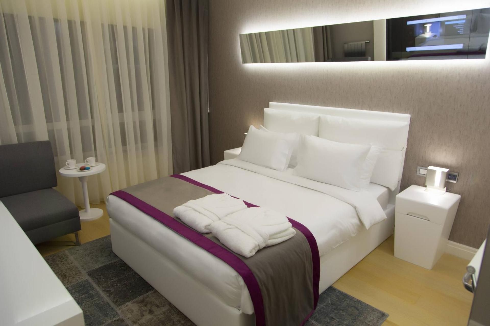 undefined The Leos Residence 6