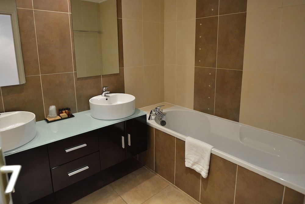 A Madonetta Family Quadruple Room 6