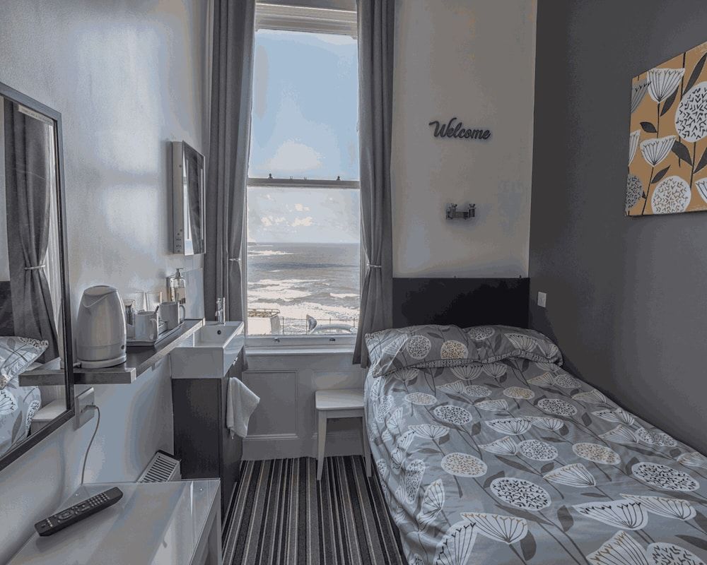 Double Room, Shared Bathroom, Sea View (Small)
