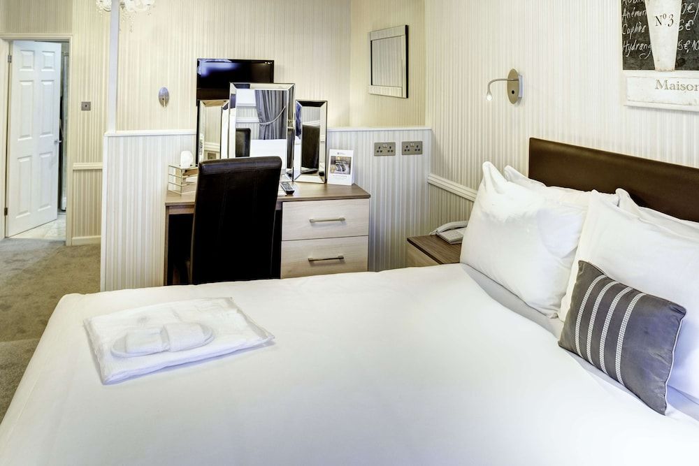 Best Western Weymouth Hotel Rembrandt Superior Room, 1 King Bed, Non Smoking 4