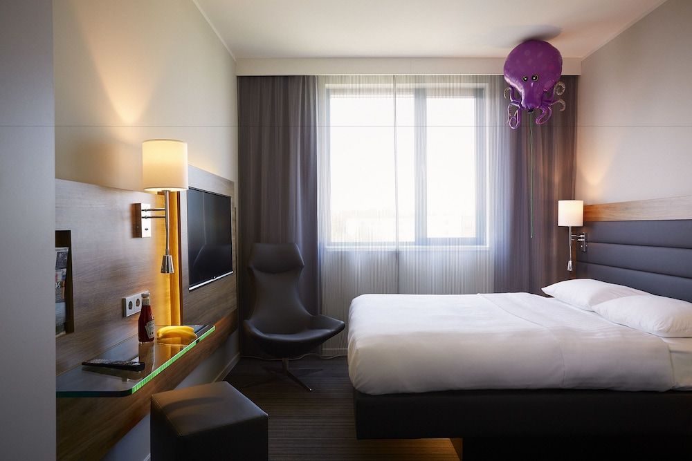 MOXY Milan Malpensa Airport Room, 1 Queen Bed, Non Smoking 2