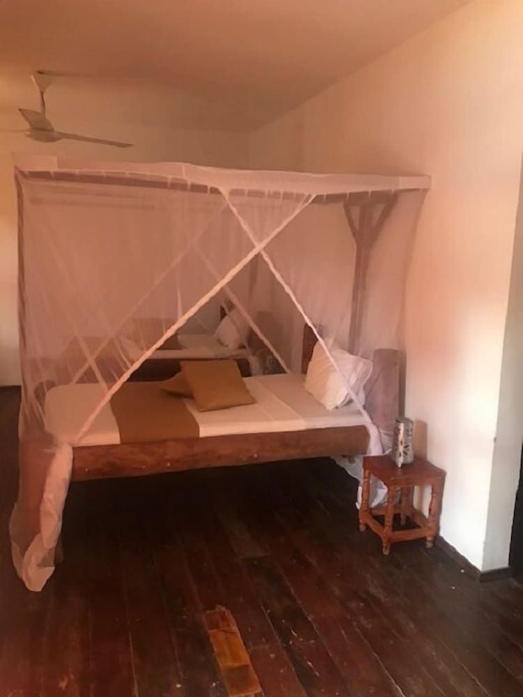 Standard Triple Room, 3 Twin Beds, Patio, Pool View