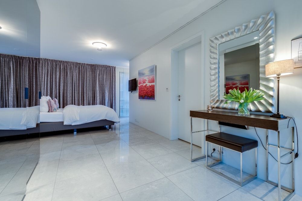 Deluxe Suite, 1 Bedroom, Balcony