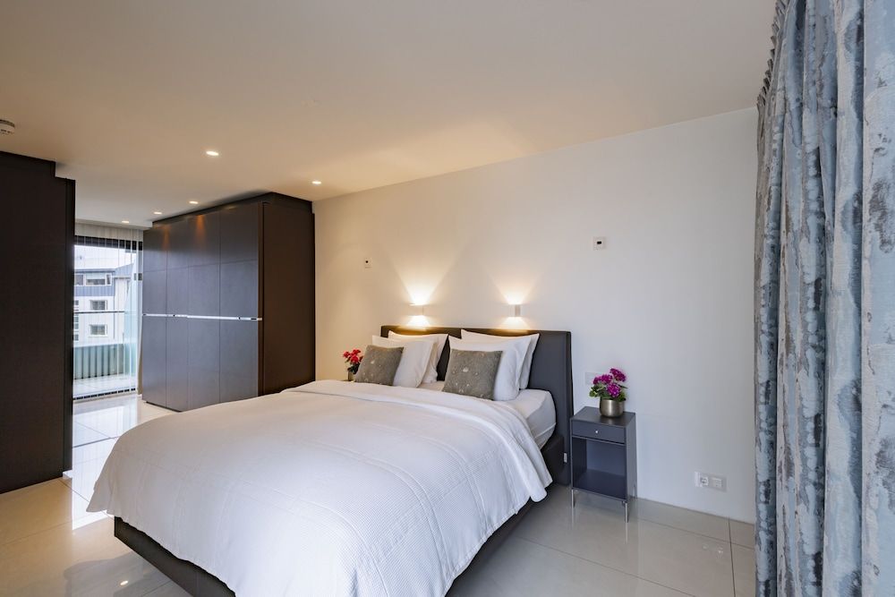 Economy Suite, Multiple Beds, Balcony