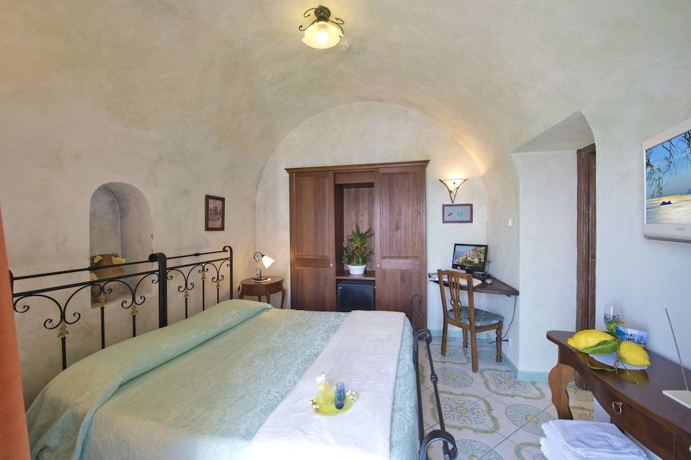 L'Antico Borgo dei Limoni Standard Double Room 3