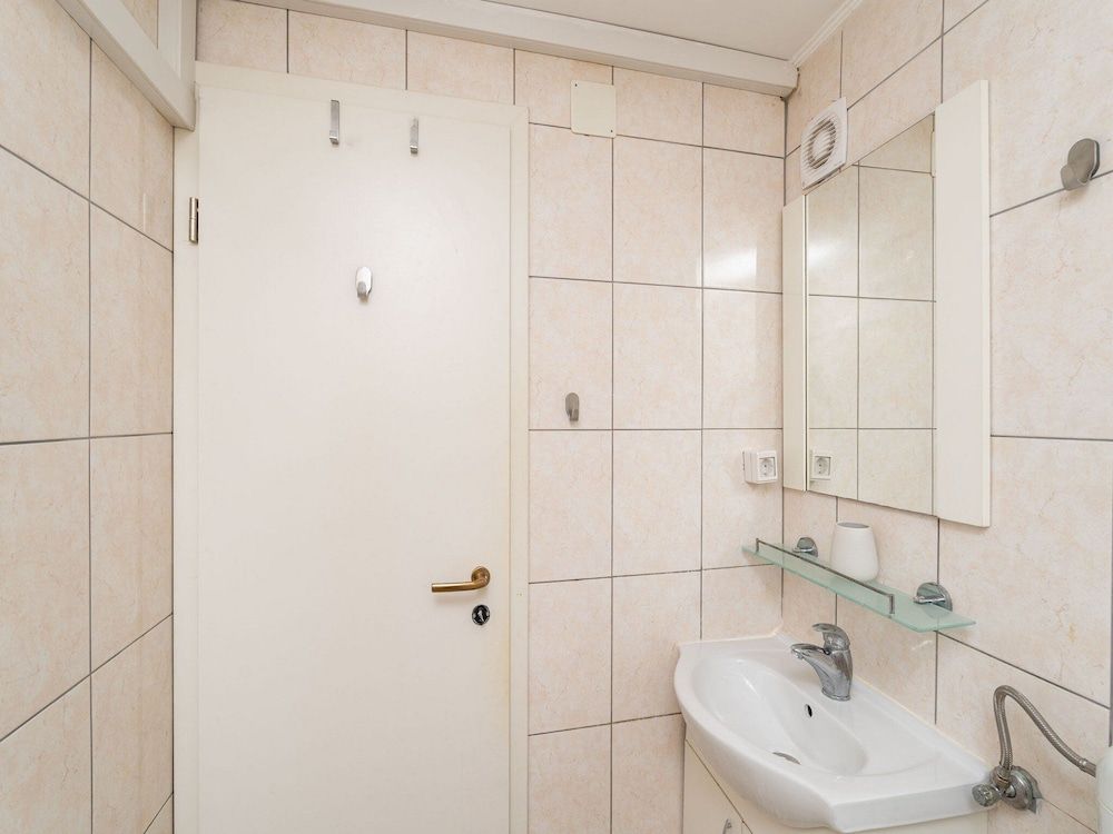 Lumin GuestHouse Studio (Studio Apartment with City View Third) 19