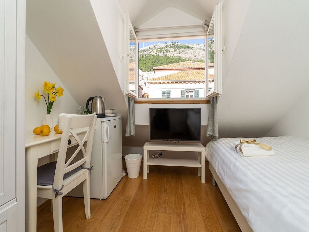 Lumin GuestHouse Deluxe Single Room, 1 Twin Bed, Air conditioning, City View (Deluxe Single Room with City View) 18