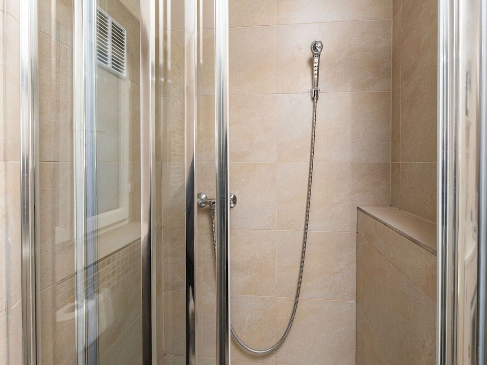 Lumin GuestHouse Single Room (Standard Single Room with City View) 14