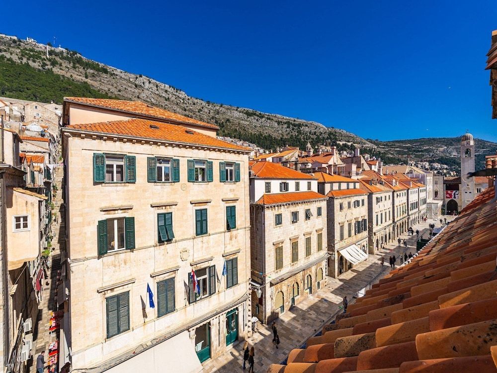 Lumin GuestHouse Single Room (Standard Single Room with City View) 4