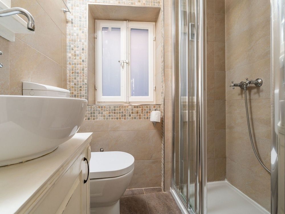 Lumin GuestHouse Single Room (Standard Single Room with City View) 15