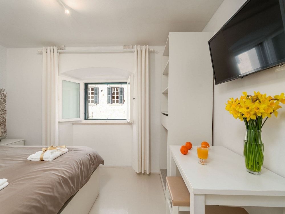 Lumin GuestHouse Studio (Studio Apartment with City View Third) 4