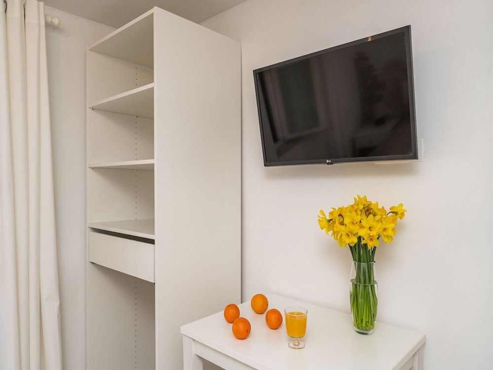 Lumin GuestHouse Studio (Studio Apartment with City View Third) 24