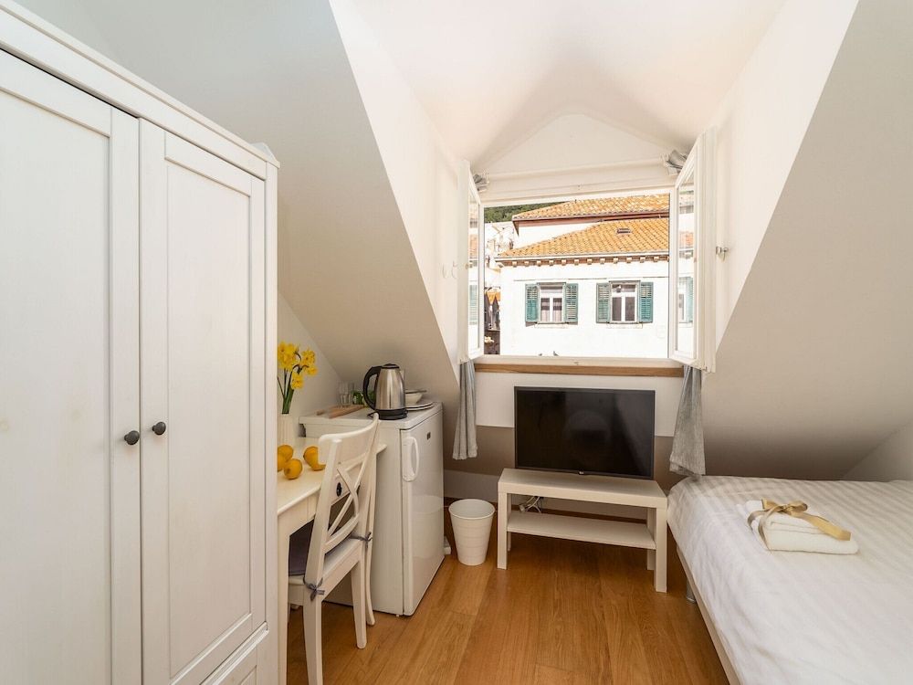 Lumin GuestHouse Deluxe Single Room, 1 Twin Bed, Air conditioning, City View (Deluxe Single Room with City View) 3