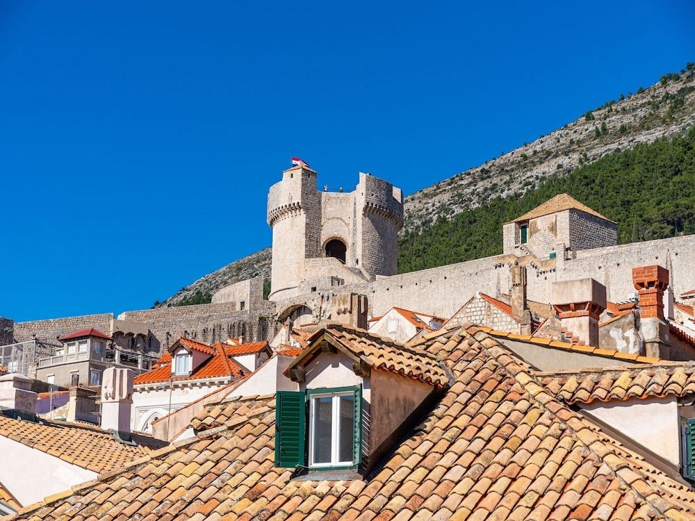 Lumin GuestHouse Single Room (Standard Single Room with City View) 2