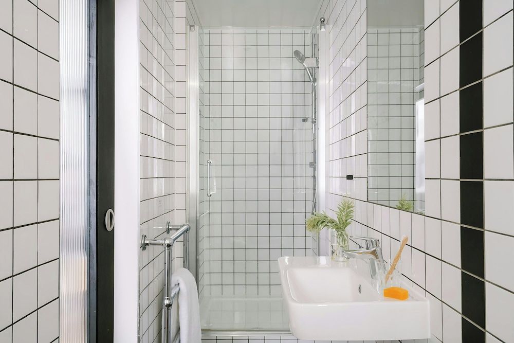 Chelsea Green Hotel, Sonder by Marriott Bonvoy Room, 1 Double Bed 5