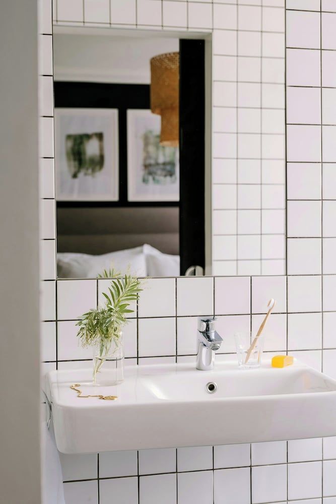 Chelsea Green Hotel, Sonder by Marriott Bonvoy Room, 1 Double Bed 6