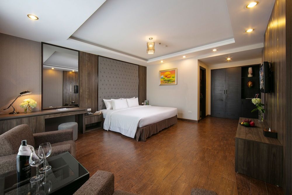 Suite, City View