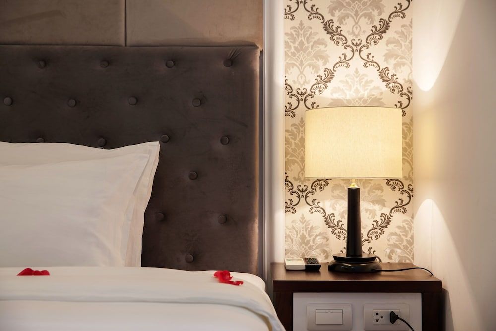 Skyline Hanoi Hotel Superior Room, 1 King Bed 3