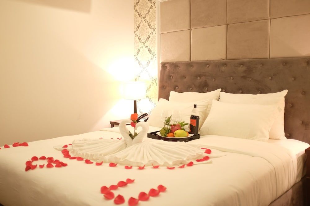 Skyline Hanoi Hotel Superior Room, 1 King Bed 5