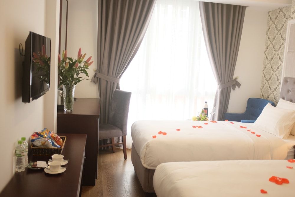Skyline Hanoi Hotel Deluxe Double or Twin Room 7
