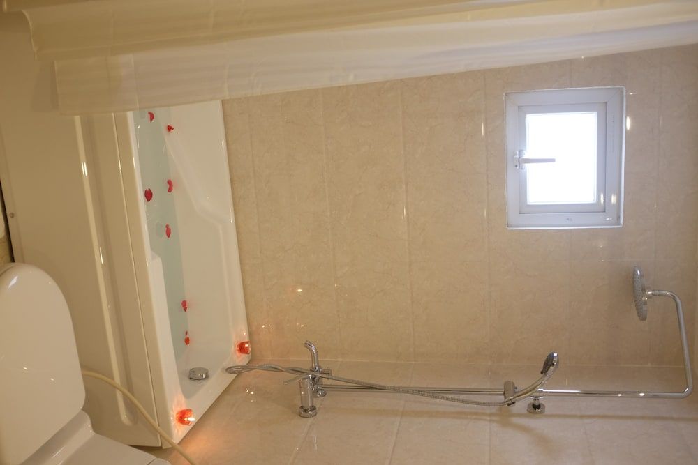 Skyline Hanoi Hotel Superior Room, 1 King Bed 11