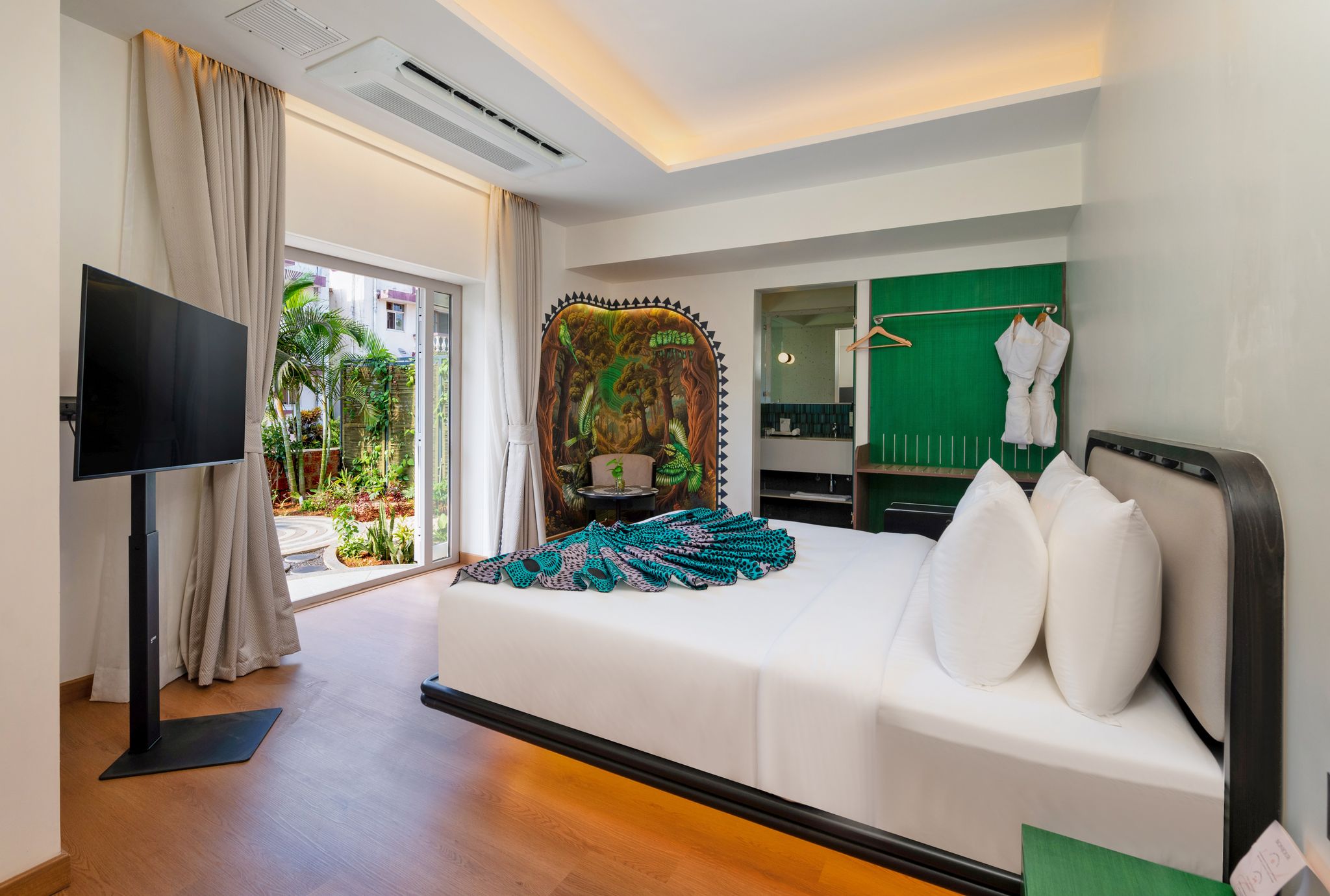 Bee Eater Spacious Luxury Room