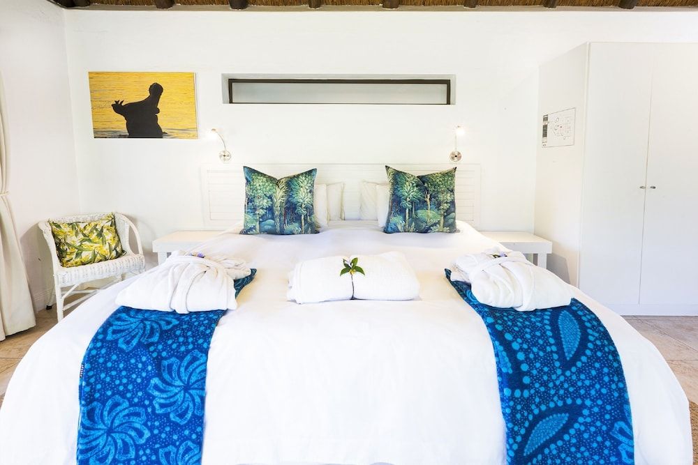 Sandals Guest House Honeymoon Suite, Garden View 3