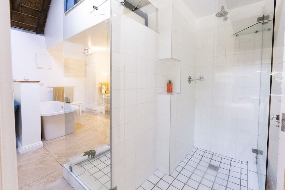 Sandals Guest House Honeymoon Suite, Garden View 6