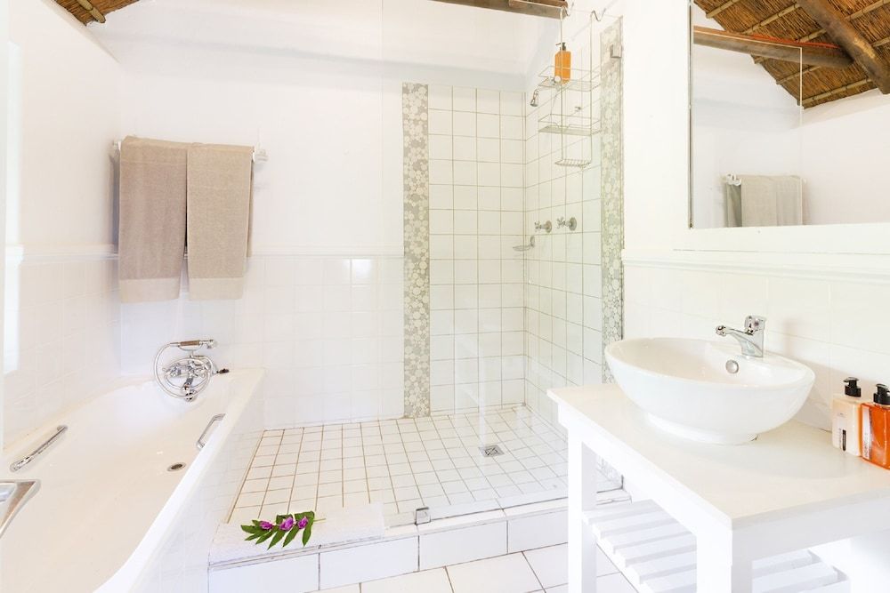 Sandals Guest House Standard Twin Room 7