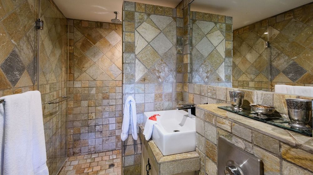 Khaya Ndlovu Safari Manor Jackelberry Room 4