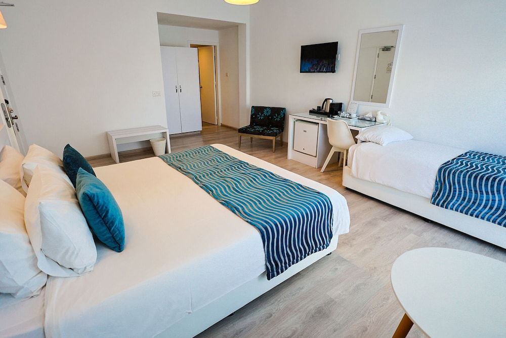 undefined Mikes Kanarium Hotel 10