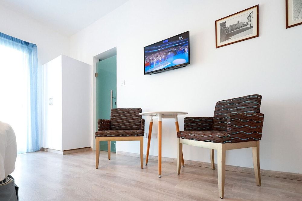 Mikes Kanarium Hotel Double or Twin Room 14