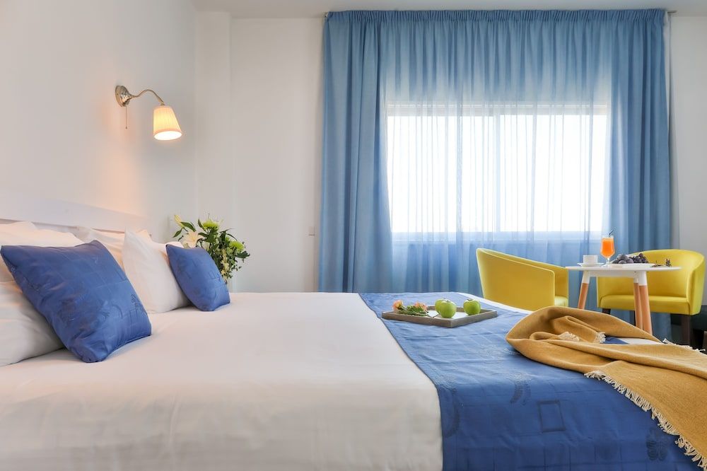 Mikes Kanarium Hotel Double or Twin Room 4