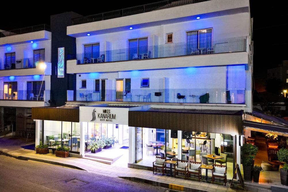 undefined Mikes Kanarium Hotel 2