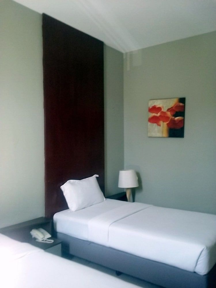 GinaSuite Kompleks27 Hotel Standard Twin Room 9