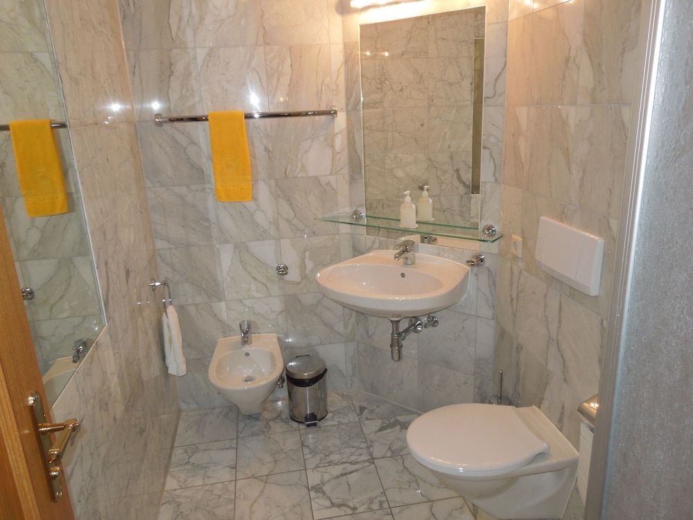 Bergresort Seefeld Suite, 1 Bedroom, Bathtub 9