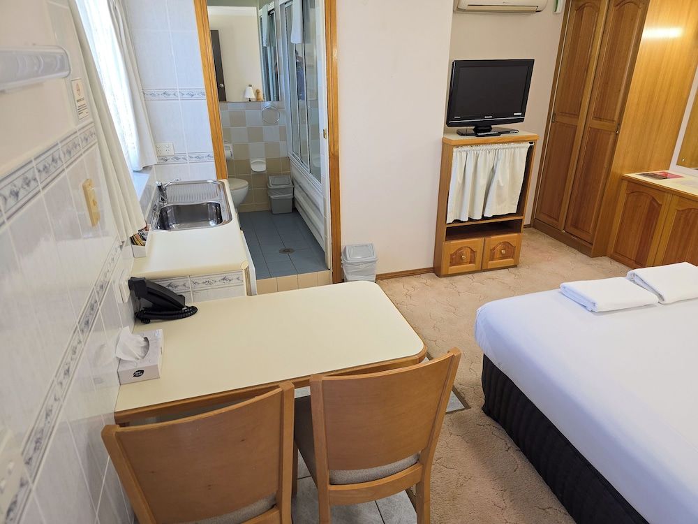 Tumut Valley Motel Comfort Room 14