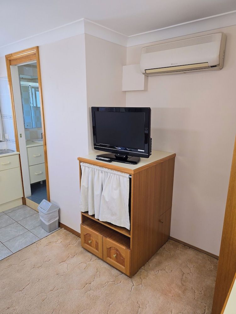 Tumut Valley Motel Comfort Room 11