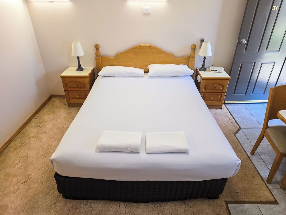 Tumut Valley Motel Comfort Room 5