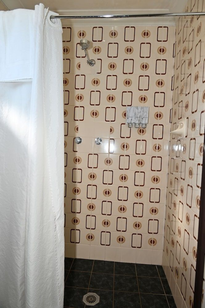 Tumut Valley Motel Family Room 7