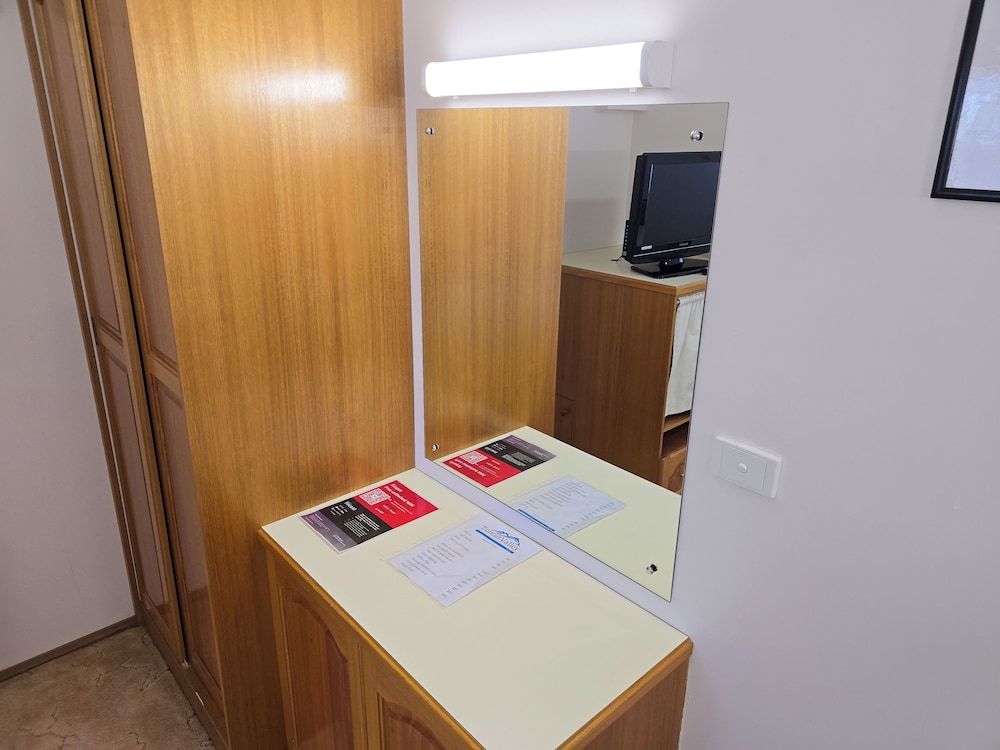 Tumut Valley Motel Comfort Room 13