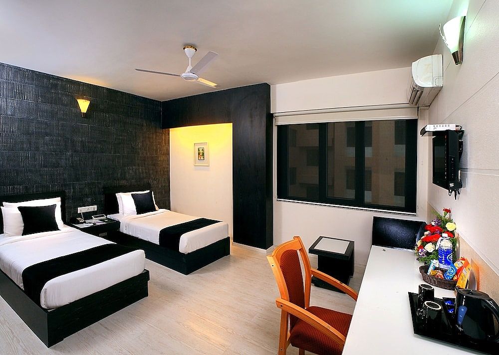 undefined Olive Eva 10