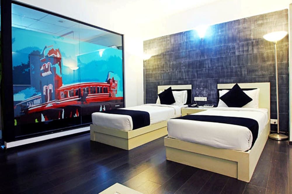 undefined Olive Eva 9