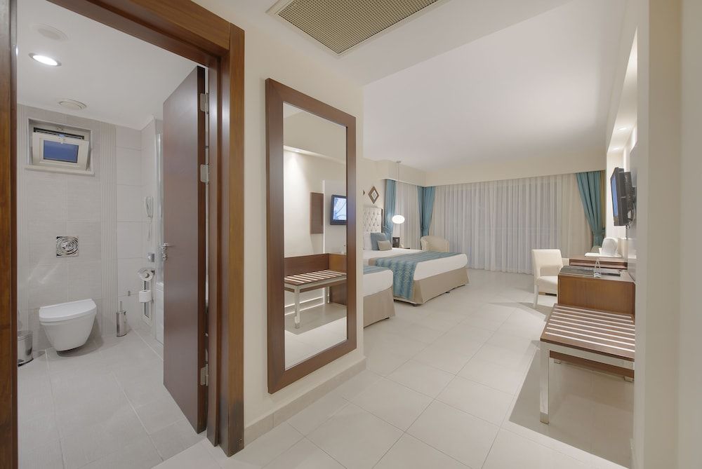 Kamelya Aishen Club Deluxe Room 2