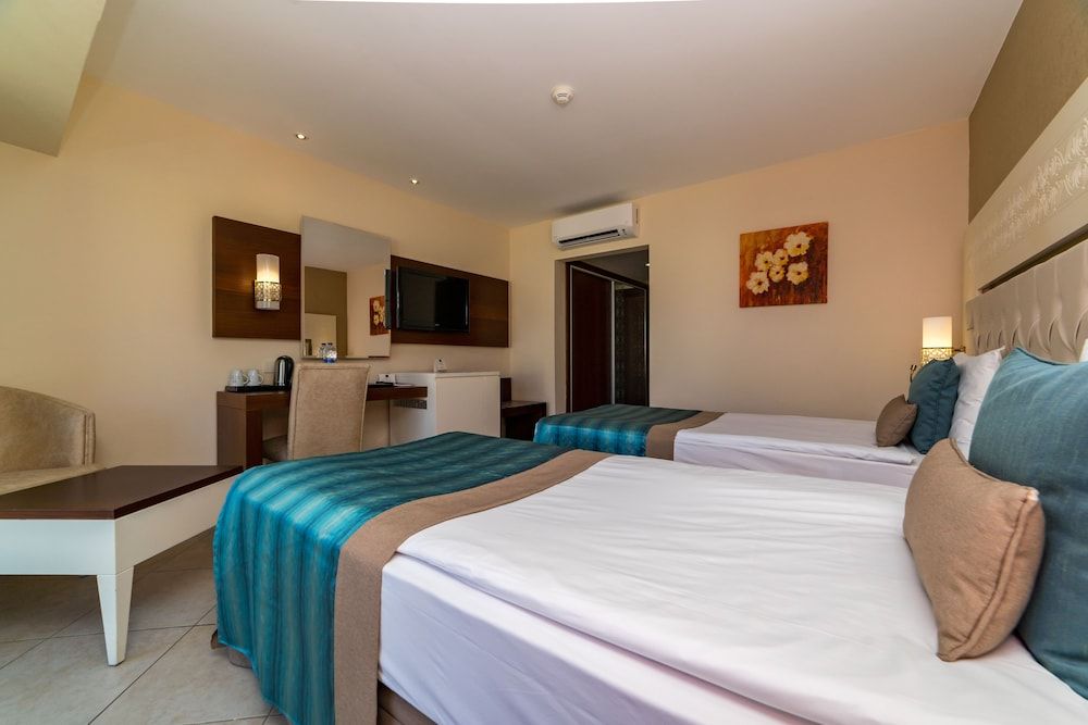 Kamelya Aishen Club Superior Room 2