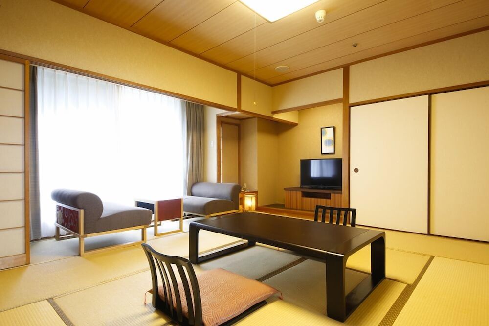 Japanese Style Room, Smoking