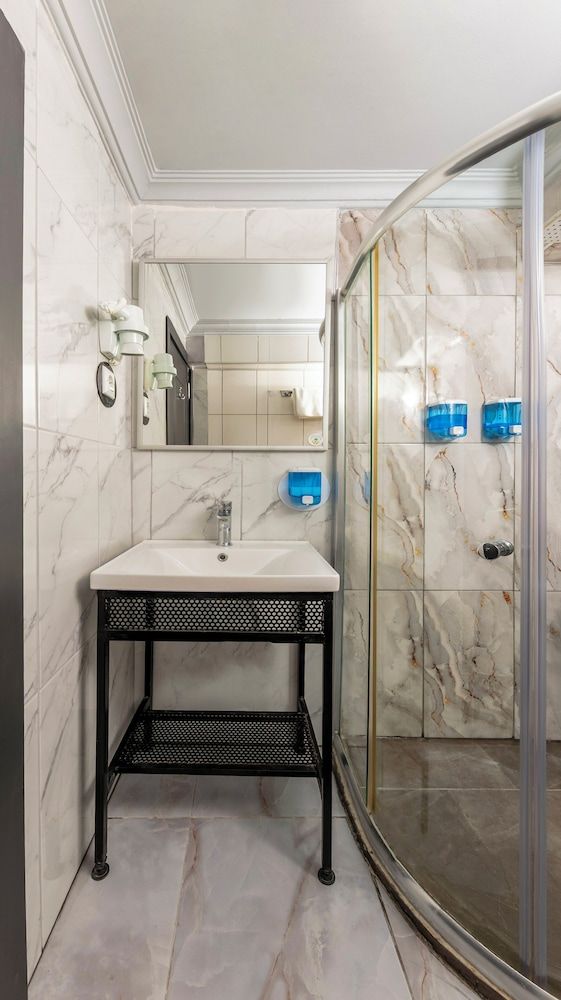 Lavanta Hotel Classic Room 7