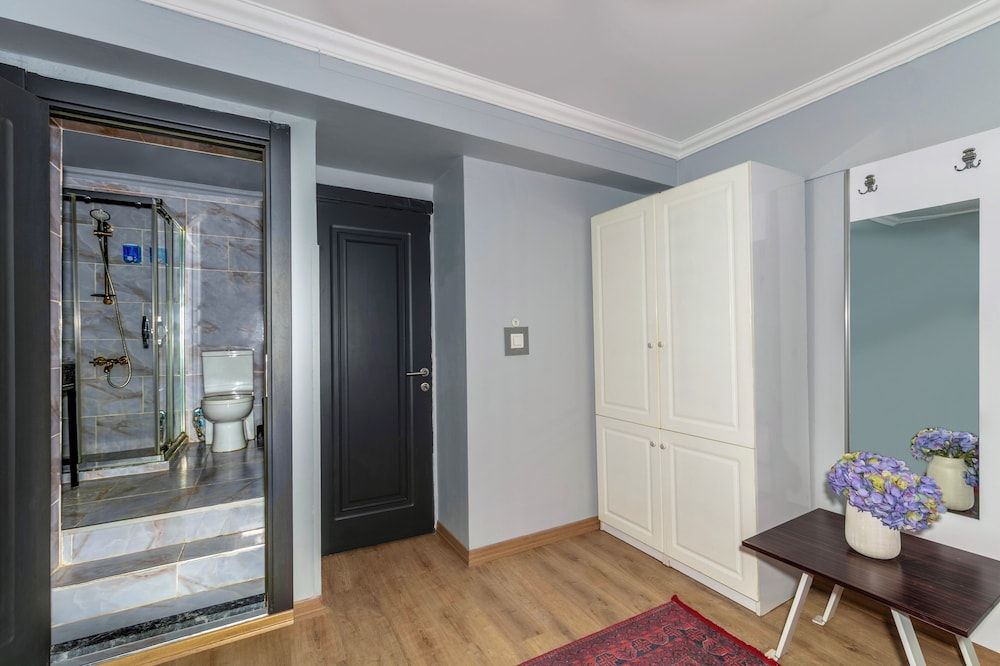 Lavanta Hotel Classic Room 8